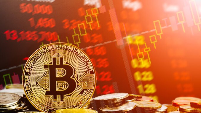 BTC dips below $118k as $120k resistance level holds BTC stagnates around $118k