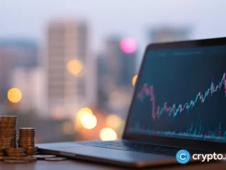 BNB price dips below $1K after ATH, risks deeper correction