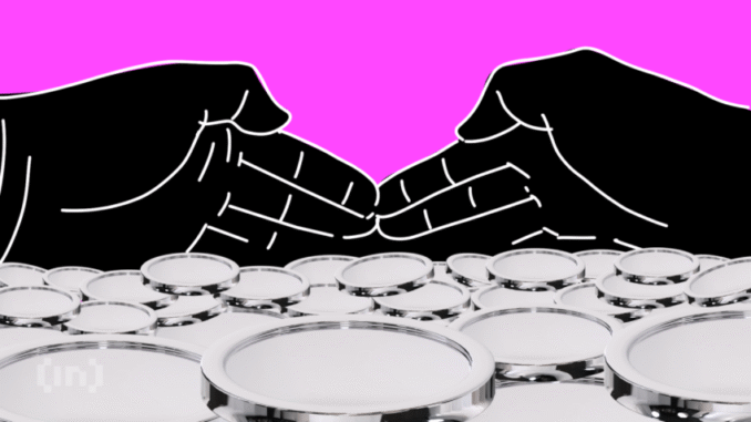 Which Altcoins Are Investors Accumulating Amid Market Fear? Which Altcoins Are Investors Accumulating Amid Market Fear?