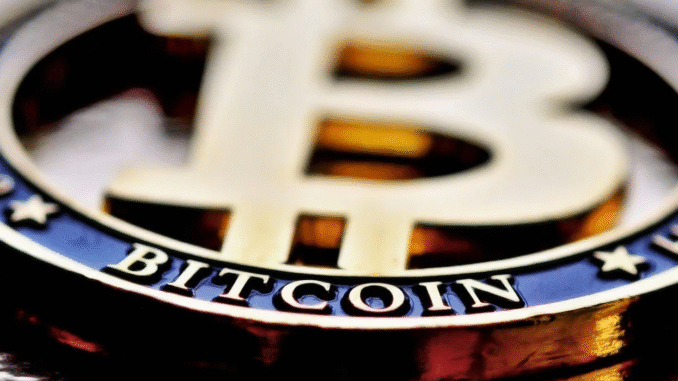 Michael Saylor nei guai? Schiff prevede la bancarotta di MicroStrategy mentre Bitcoin crolla
