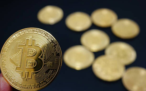 Bitcoin Analyst Reveals How Long It Usually Takes For Altcoin Bitcoin