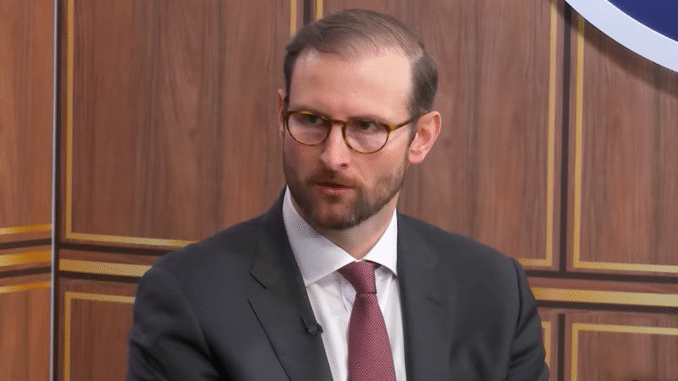 Strategic Bitcoin Reserve Is Still A ‘Priority': White House US Strategic Bitcoin Reserve Is Still A ‘Priority,’ White House Adviser Says